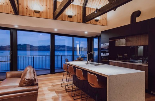 Deviot House | Deviot Boat House - romantic, absolute waterfront