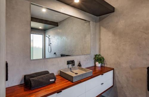 Dunsborough House | Diamante