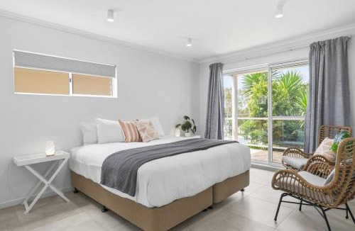 Sandy Beach Apartment | Diamond View - Relaxed Ocean Views, Pet Friendly