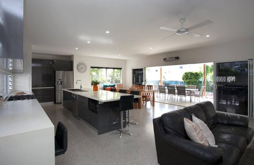 Dicky Beach House | Dicky Beach Retreat