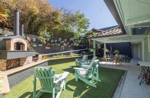 Zilzie Apartment | Direct Beach Access, Private Cove, 3 min to Emu Park