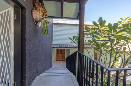 Zilzie House | Direct Beach Access, Private Cove, 3 min Emu Park