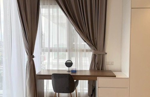 Kuala Lumpur City Centre Apartment | Direct Monorail KL & Mall Access - Sky Glass Condo by Azmila