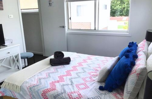 Warilla House | Discover Warilla Bright and Airy Townhouse