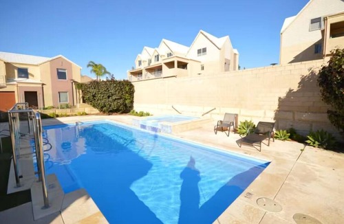 Mandurah House | Discover Your Dream Oasis in Mandurah!