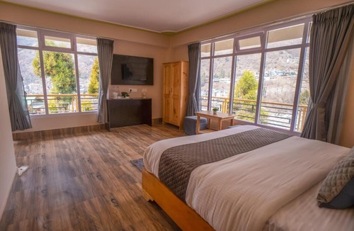 Lachung Hotel | Divine Brookyard Resort