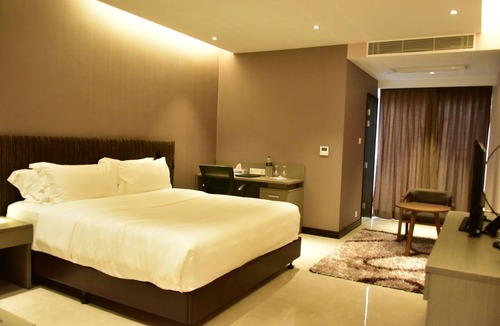 Chowgacha Hotel | Divine Center