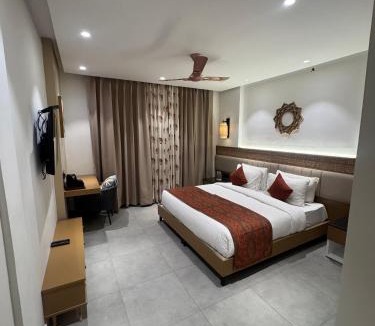 Sirala Hotel | Divine OAK Stay