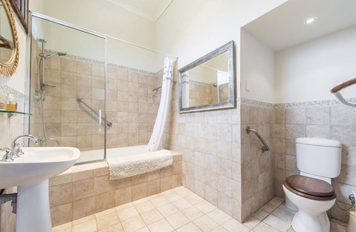 Lancelin House | Doc's Cottage Lancelin - Ocean Views - Pet Friendly.