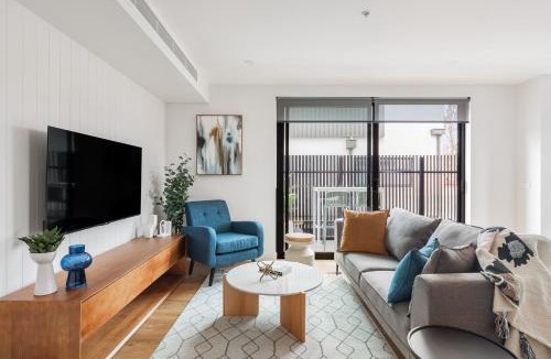 Elwood Apartment | Docker Street Apartments by Urban Rest