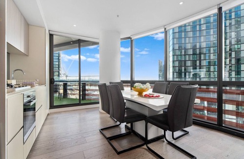 Docklands Apartment | Docklands Melbourne Harbour Views