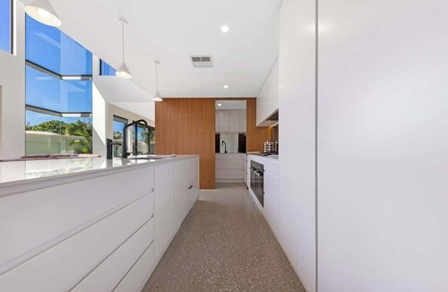 Buddina House | Dog Friendly Beachside Luxury Stay - Heated Pool