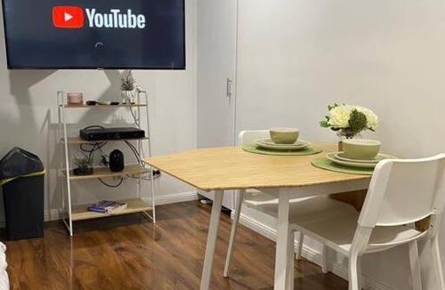 Halekulani Apartment | Dog friendly new humble abode In hotspot location