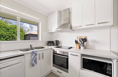 Dunsborough House | Dolce Vita A Beachside Family Garden Retreat