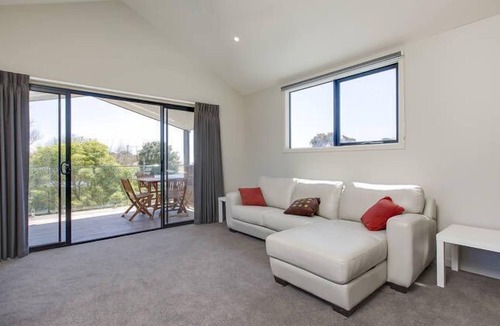 Mount Martha Apartment | Dolphin Suite at Waters Edge