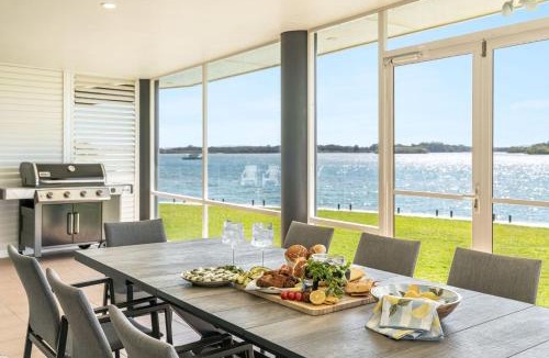 Yamba House | Dolphin View - Elegant Waterfront Haven with Private Pontoon - Holiday Yamba