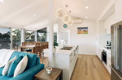 Lake Wangary House | Dolphinview is where luxury resides