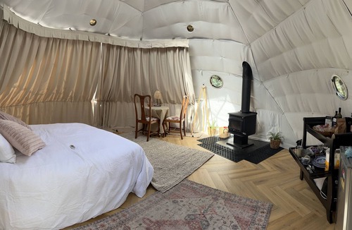 Echunga Bed & Breakfast | Dome Mellifera - (Enquire for May's Date Night or Mums Retreat) & Relax