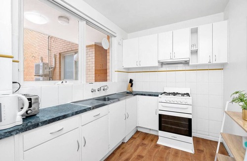 St. Kilda East Apartment | Domi Rentals - The Balaclava Den
