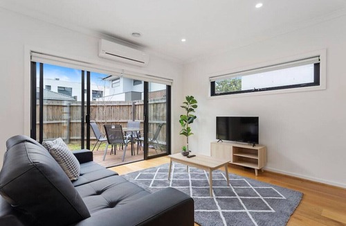 Clayton South House | Domi Rentals - The Mill Residence