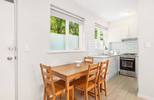 Balaclava Apartment | Domi Rentals - The Carlisle Apartments