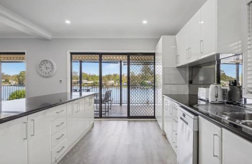 Dora Creek House | Dora Creek Escape with Pool and Spa