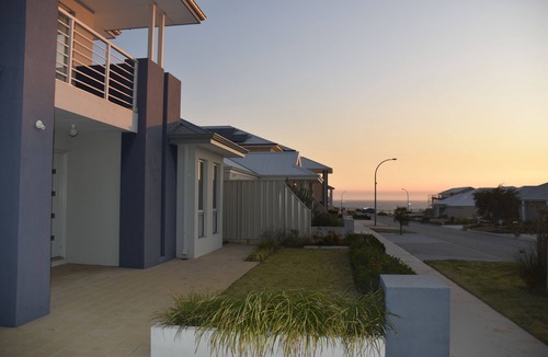 Yanchep House | Double Storey House with Ocean Views, 5 minute walk to beach