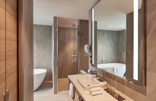 Perth Central Business District Hotel | DoubleTree by Hilton Perth Waterfront