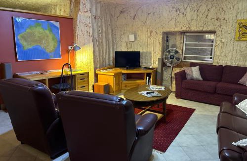 Coober Pedy House | Down to Erth B&B