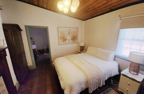 Katrine Other | "Downie" Historic accommodation with En-suite.