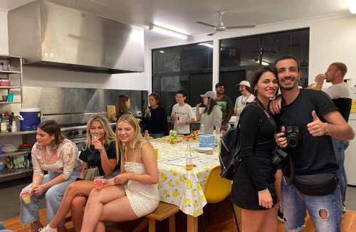 East Perth Hostel | Downtown Backpackers Hostel Perth - note - Valid Passport required for check in