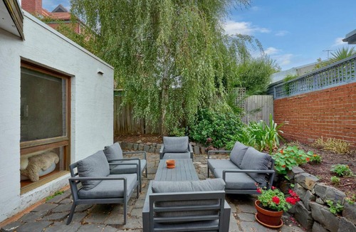 South Melbourne House | Draper Garden Cottage with Parking