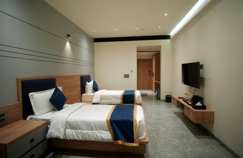 Wadhwan Hotel | Dream Inn By Spring Tree
