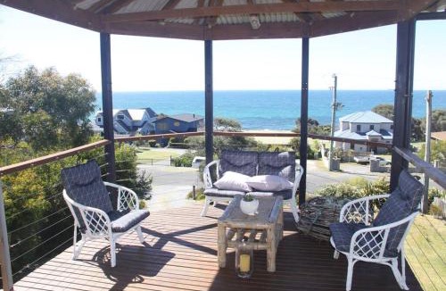 Greens Beach House | Drift Away