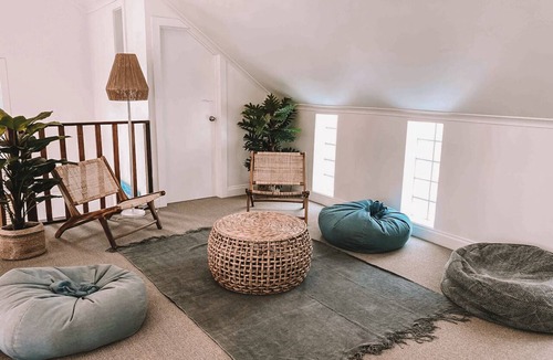 Waterhouse House | Drift Away - Best Location. 100m from Shops. 150m from beach!