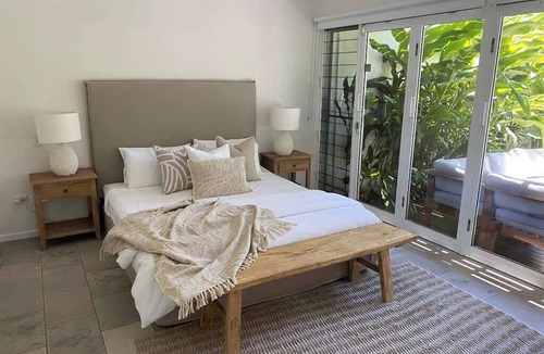 Port Douglas House | Driftaway on Garrick Street - Port Douglas