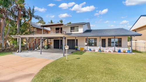 Beachmere House | Driftwood At Beachmere