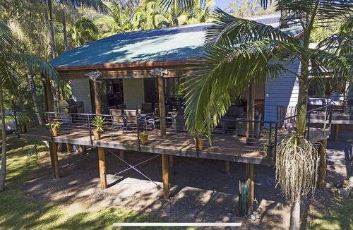 Charlotte Bay House | Driftwood Lodge - Waterfront Property