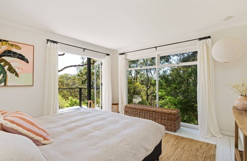 Avalon Beach House | Driftwood of Avalon Beach by TCC