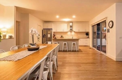 Dromana House | Dromana Grove SPA & POOL sleeps 16