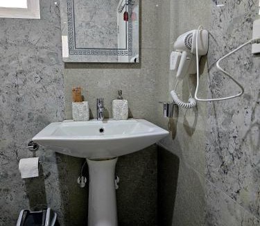 Srinagar Hotel | DUAS Residency