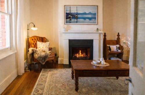 Hobart Central Business District House | Dukes on Quayle Whimsical Sandy Bay Cottage Stay