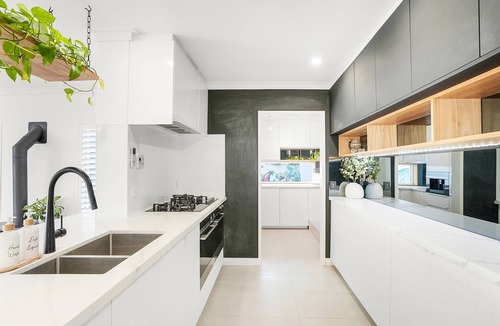 Duncraig House | Duncraig Dream with Pool and Alfresco BBQ!
