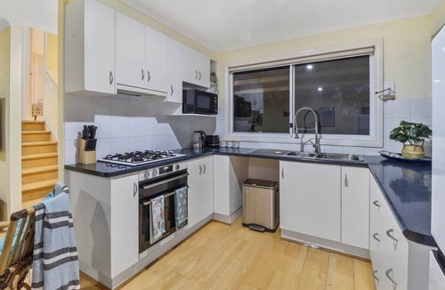 Ocean Grove Apartment | Dune Top Views 400m walk to beach