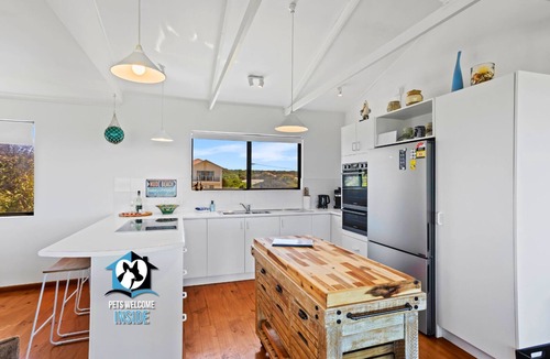 Middleton House | Dunes + Stunning Sea Views at Wolfgang’s Shack