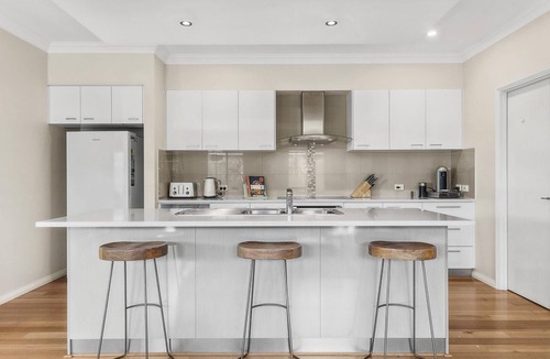 Dunsborough House | Dunsborough Drift ~ Close to Beach Family Escape