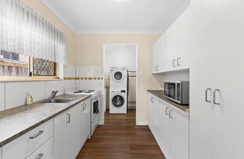 Acacia Ridge Apartment | Duplex stay with 2 private homes | Dual Units