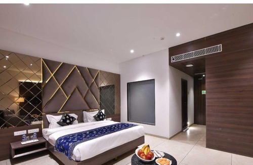 Bail Parao Hotel | Dusk & Dawn