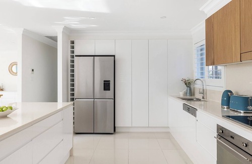 Nelson Bay House | Dutchies Dream – Elegant Family Home by the Water