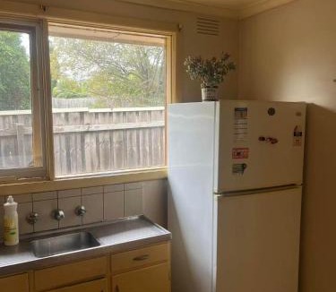 Bundoora House | E Convenient, livable, and close to commercial districts近商圈电车大学便利别墅大床房